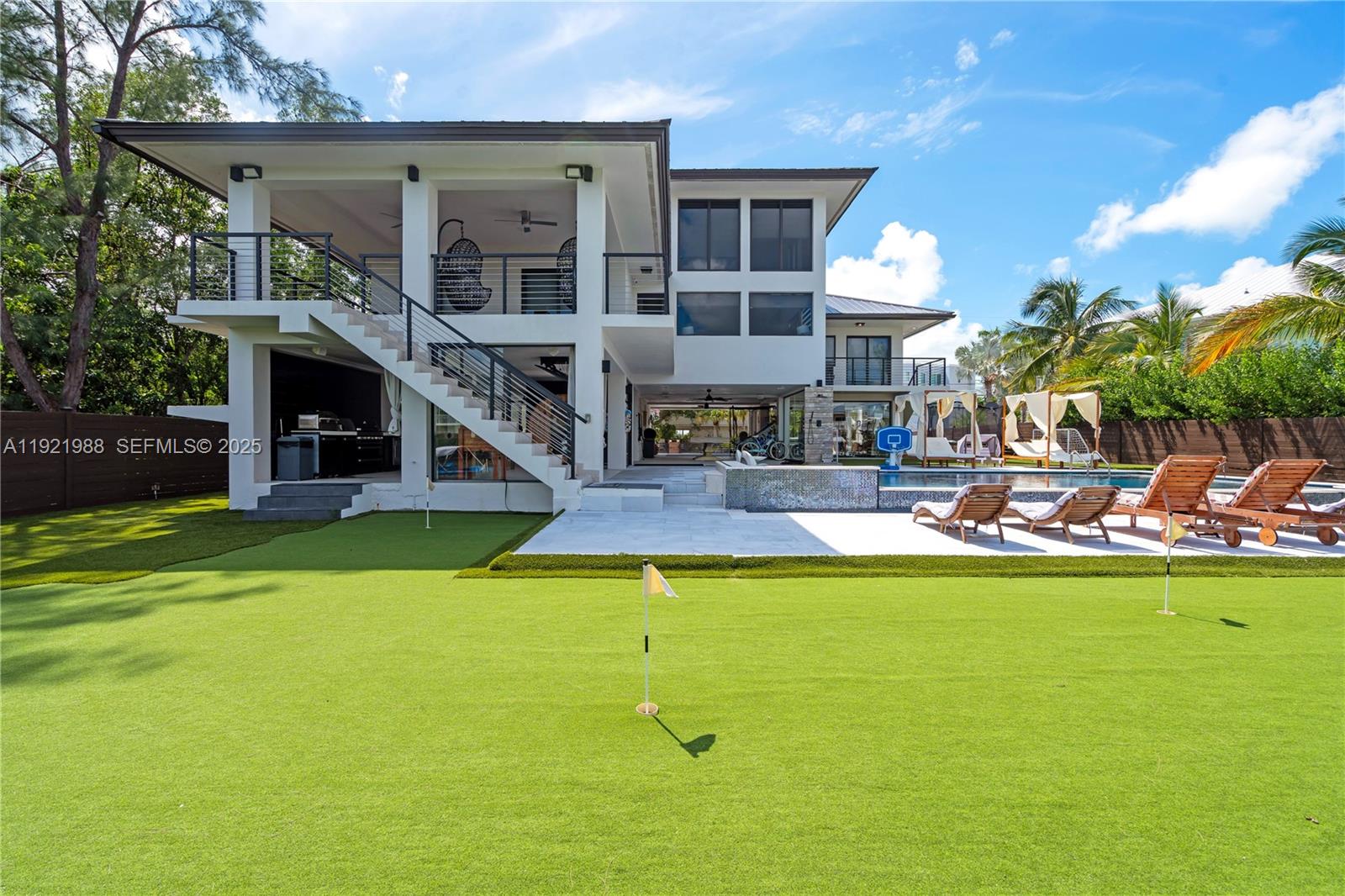 BUCCANEER PT (LARGO SOUND - Residential