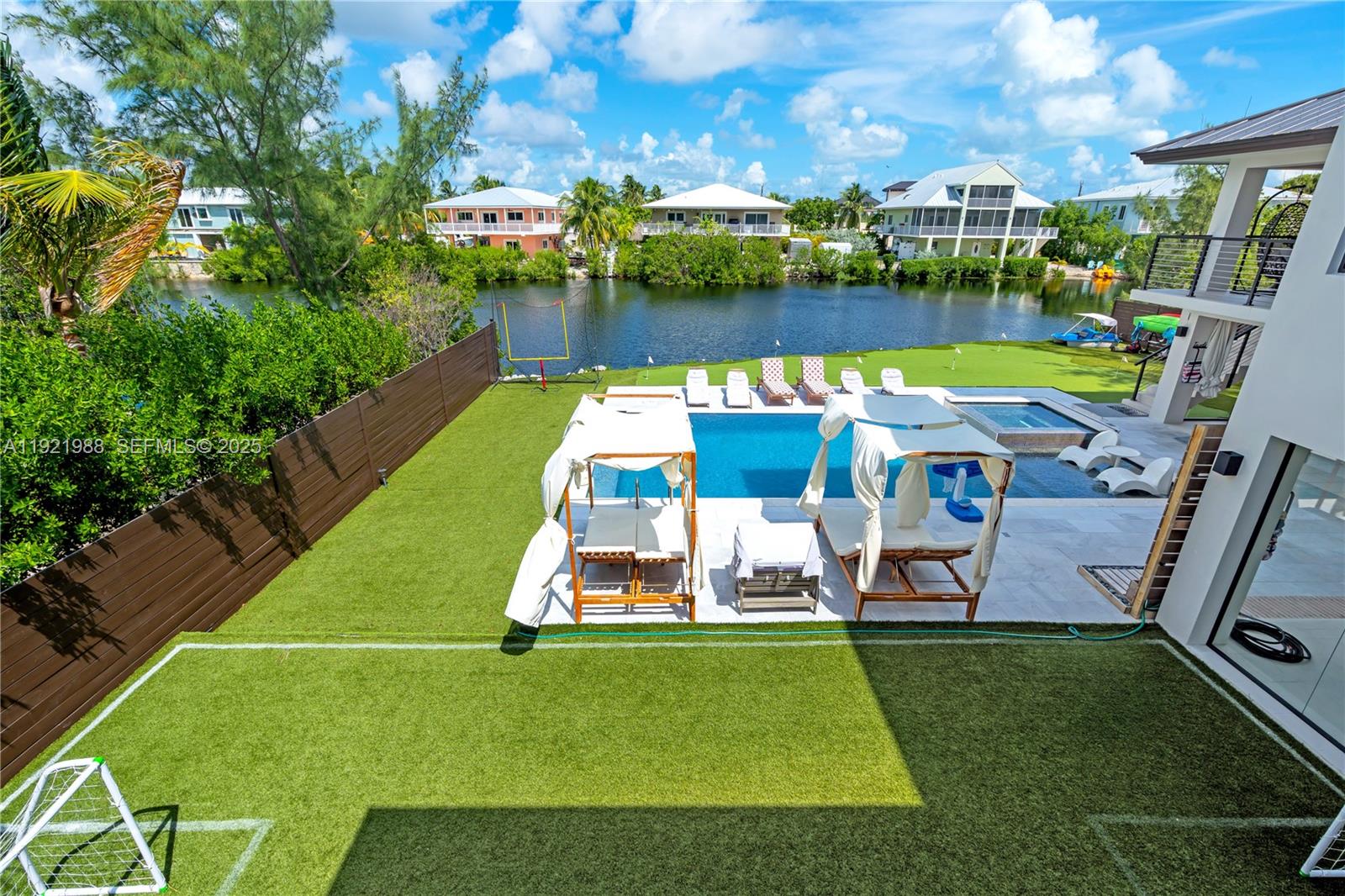 BUCCANEER PT (LARGO SOUND - Residential