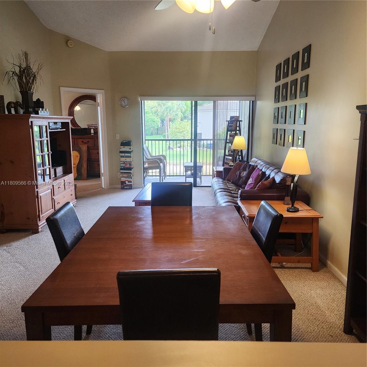 5542 Courtyard Dr 5542