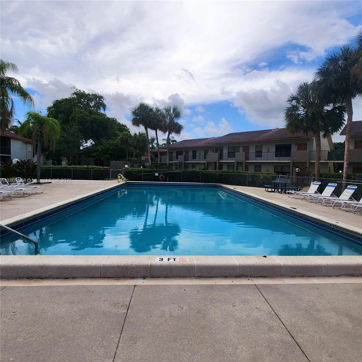 COURTYARD CONDOMINIUMS - Residential