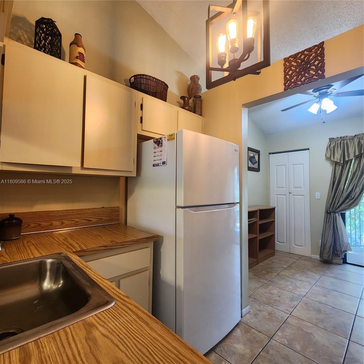 COURTYARD CONDOMINIUMS - Residential