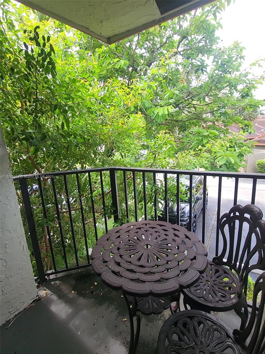 COURTYARD CONDOMINIUMS - Residential