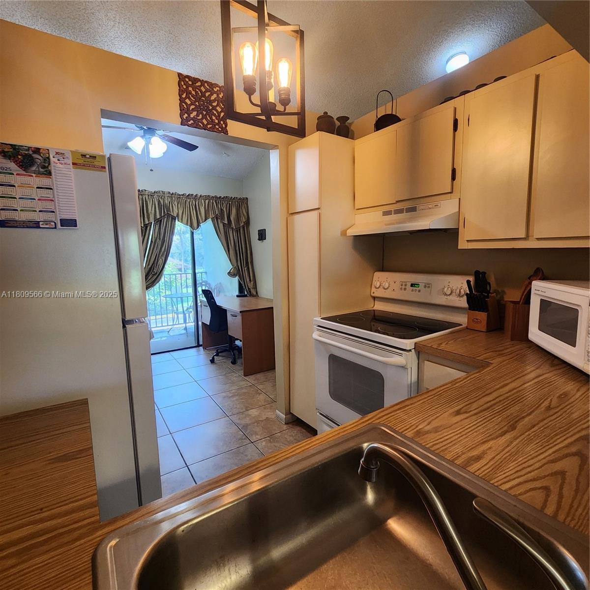 COURTYARD CONDOMINIUMS - Residential