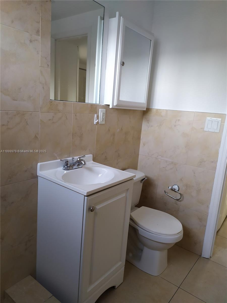 HARBOR ISLAND - Residential Lease