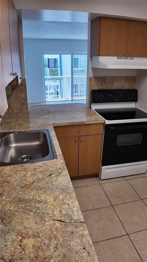 11140 SW 196th St 310 Cutler Bay FL 33157