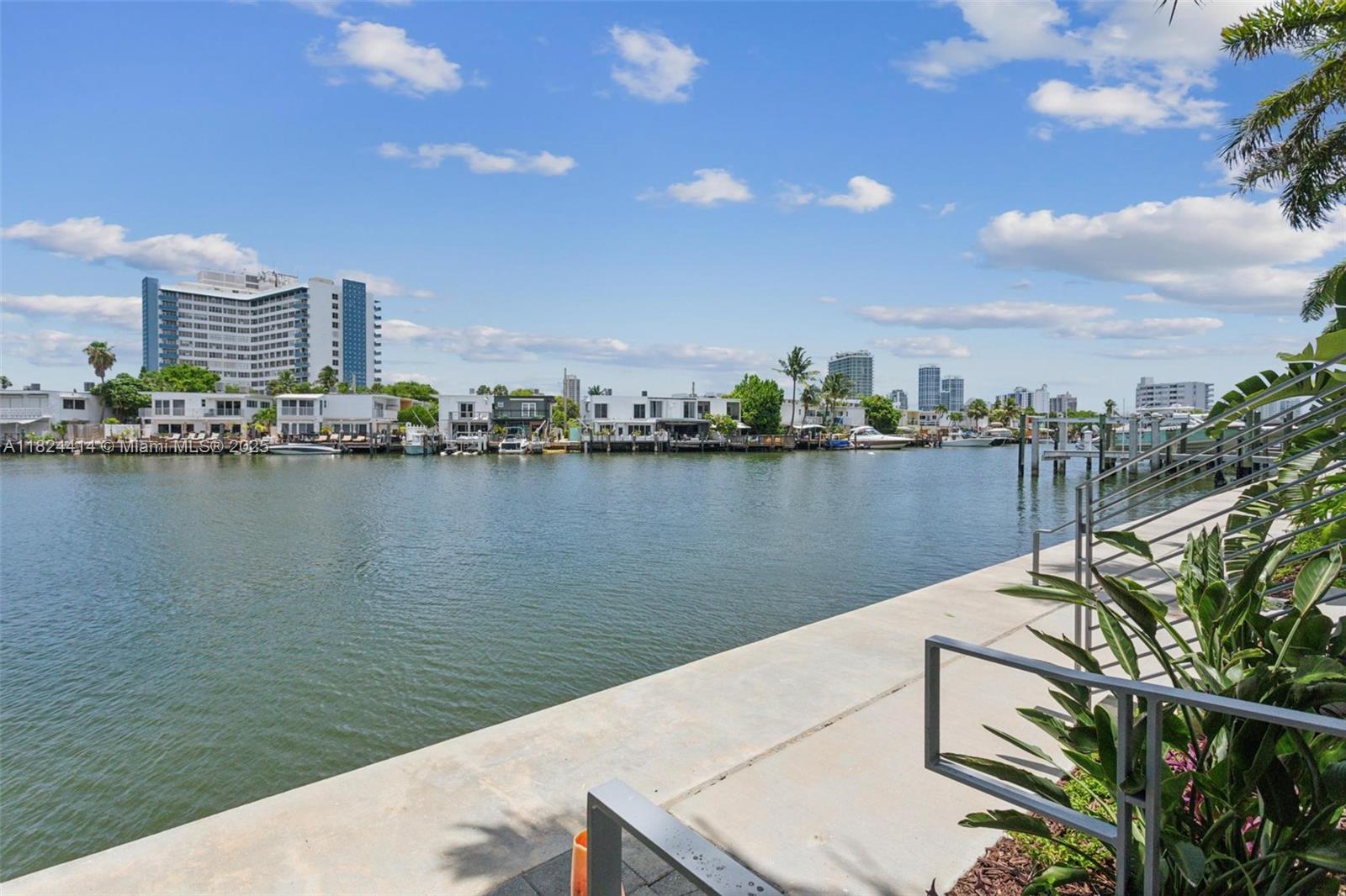 101 N Shore Dr