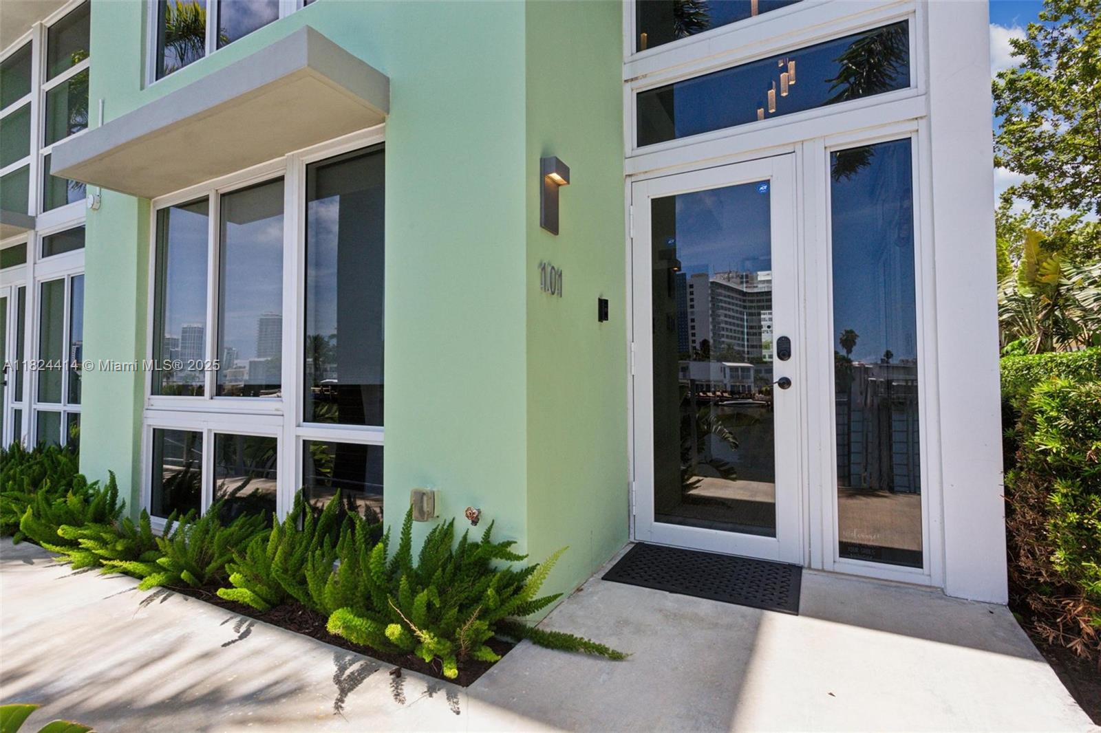 101 N Shore Dr