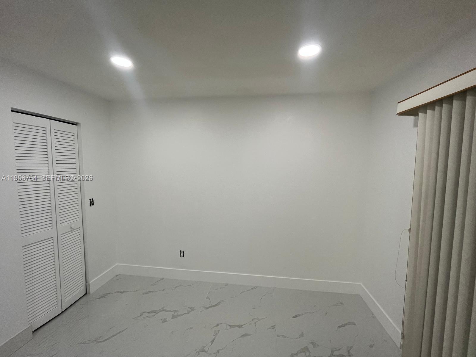 PINE ISLAND LAKES TOWNHOM - Residential