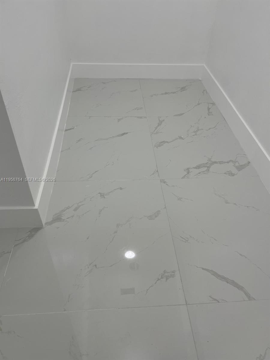 PINE ISLAND LAKES TOWNHOM - Residential