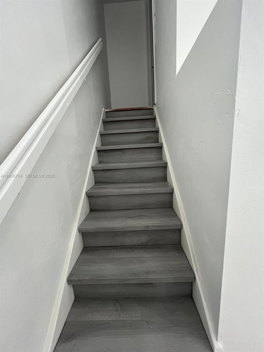 PINE ISLAND LAKES TOWNHOM - Residential