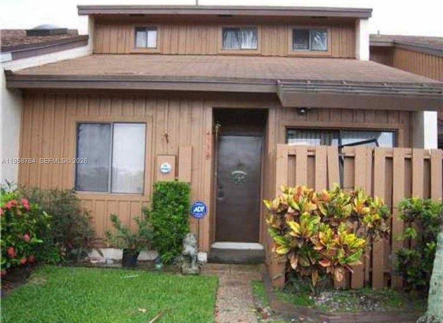 WELCOME TO THIS BEAUTIFULLY WATERFRONT UPDATED CORNER UNIT 2-BEDROOM, 2-BATH HOME FEATURING MODERN OPEN-CONCEPT DESIGN AND TOP-QUALITY UPGRADES THROUGHOUT. ENJOY AIRY VOLUME CEILINGS, NATURAL LIGHT FROM SKYLIGHTS. THIS CENTRALLY LOCATED HOME IS JUST A SHORT STROLL TO SHOPPING AND DINING, WITH EASY ACCESS TO MAJOR EXPRESSWAYS AND FORT LAUDERDALE AIRPORT. THE COMMUNITY ENHANCES YOUR LIFESTYLE WITH A POOL, BBQ/PICNIC AREA, TENNIS AND BASKETBALL COURTS, AND EVEN A FISHING PIER.