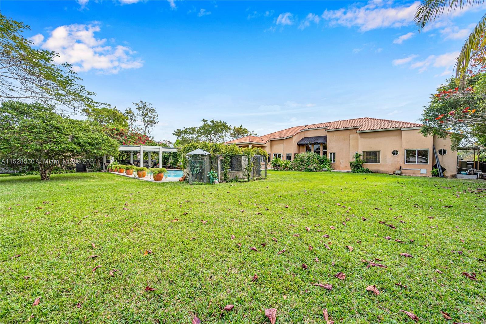 10901 SW 91st St, Miami, Florida, 33176, United States, 4 Bedrooms Bedrooms, ,4 BathroomsBathrooms,Residential,Active,10901 SW 91st St,1666847