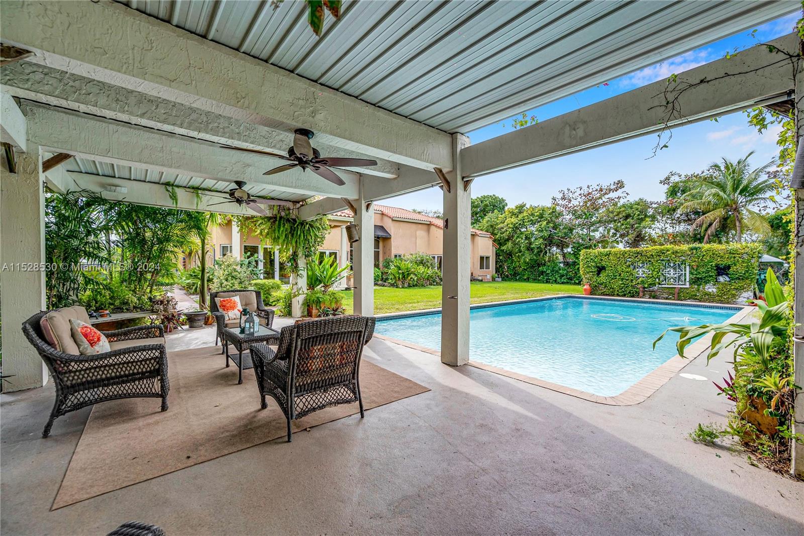 10901 SW 91st St, Miami, Florida, 33176, United States, 4 Bedrooms Bedrooms, ,4 BathroomsBathrooms,Residential,Active,10901 SW 91st St,1666847