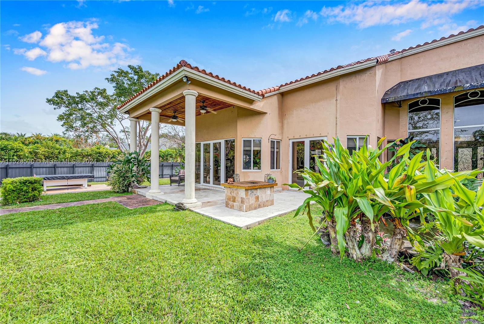 10901 SW 91st St, Miami, Florida, 33176, United States, 4 Bedrooms Bedrooms, ,4 BathroomsBathrooms,Residential,Active,10901 SW 91st St,1666847