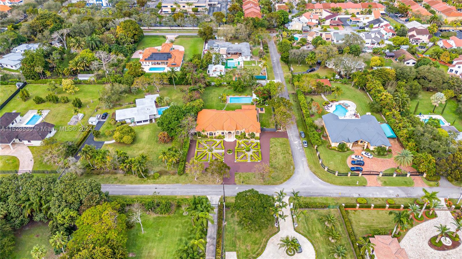 10901 SW 91st St, Miami, Florida, 33176, United States, 4 Bedrooms Bedrooms, ,4 BathroomsBathrooms,Residential,Active,10901 SW 91st St,1666847