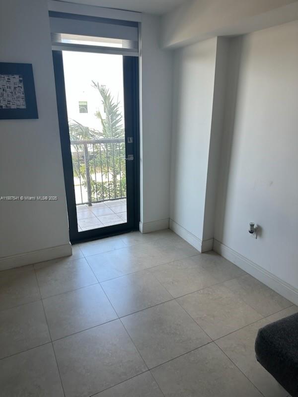 CORAL POINTE CONDO - Residential Lease