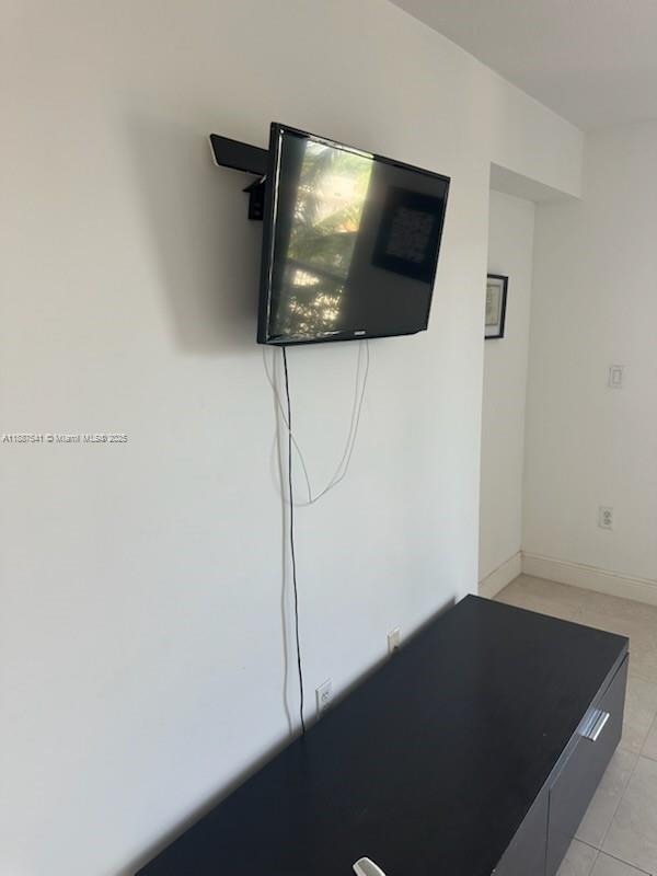 CORAL POINTE CONDO - Residential Lease