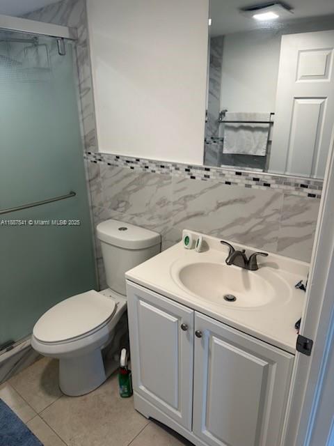 CORAL POINTE CONDO - Residential Lease
