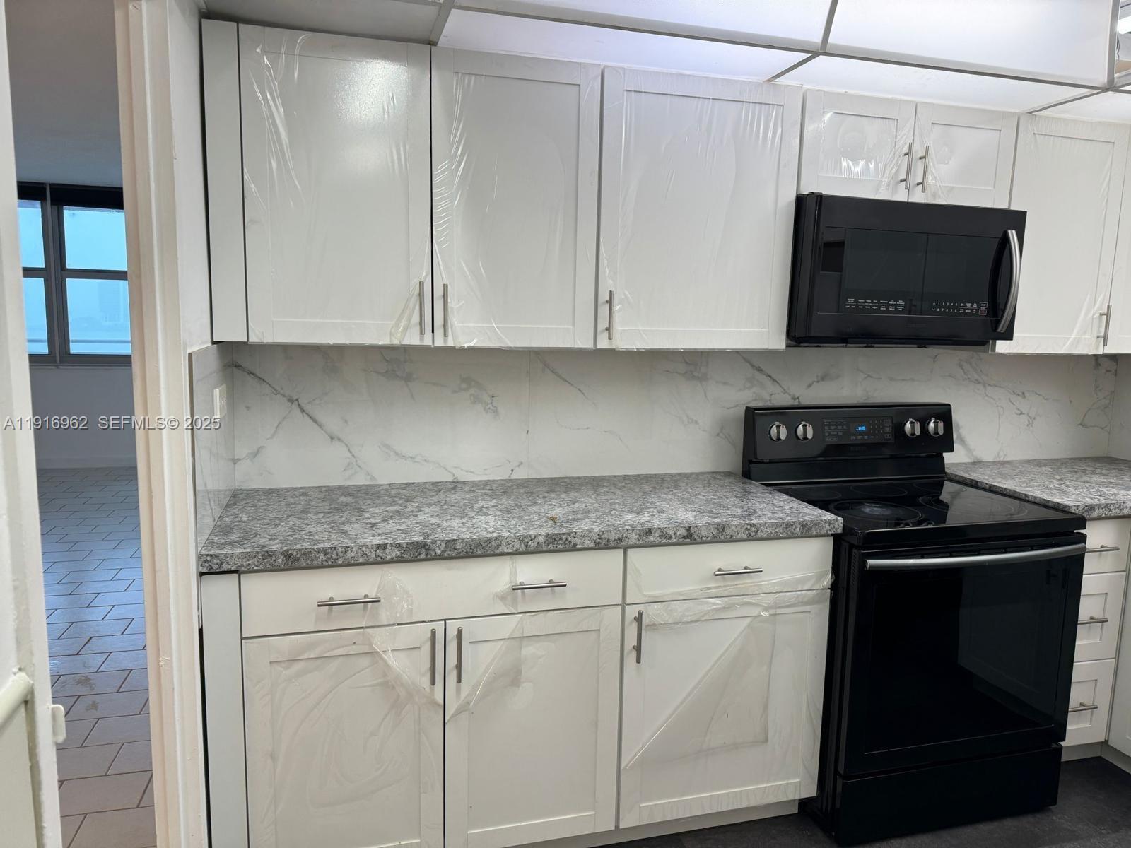 WINSTON TOWERS 100 CCONDO - Residential