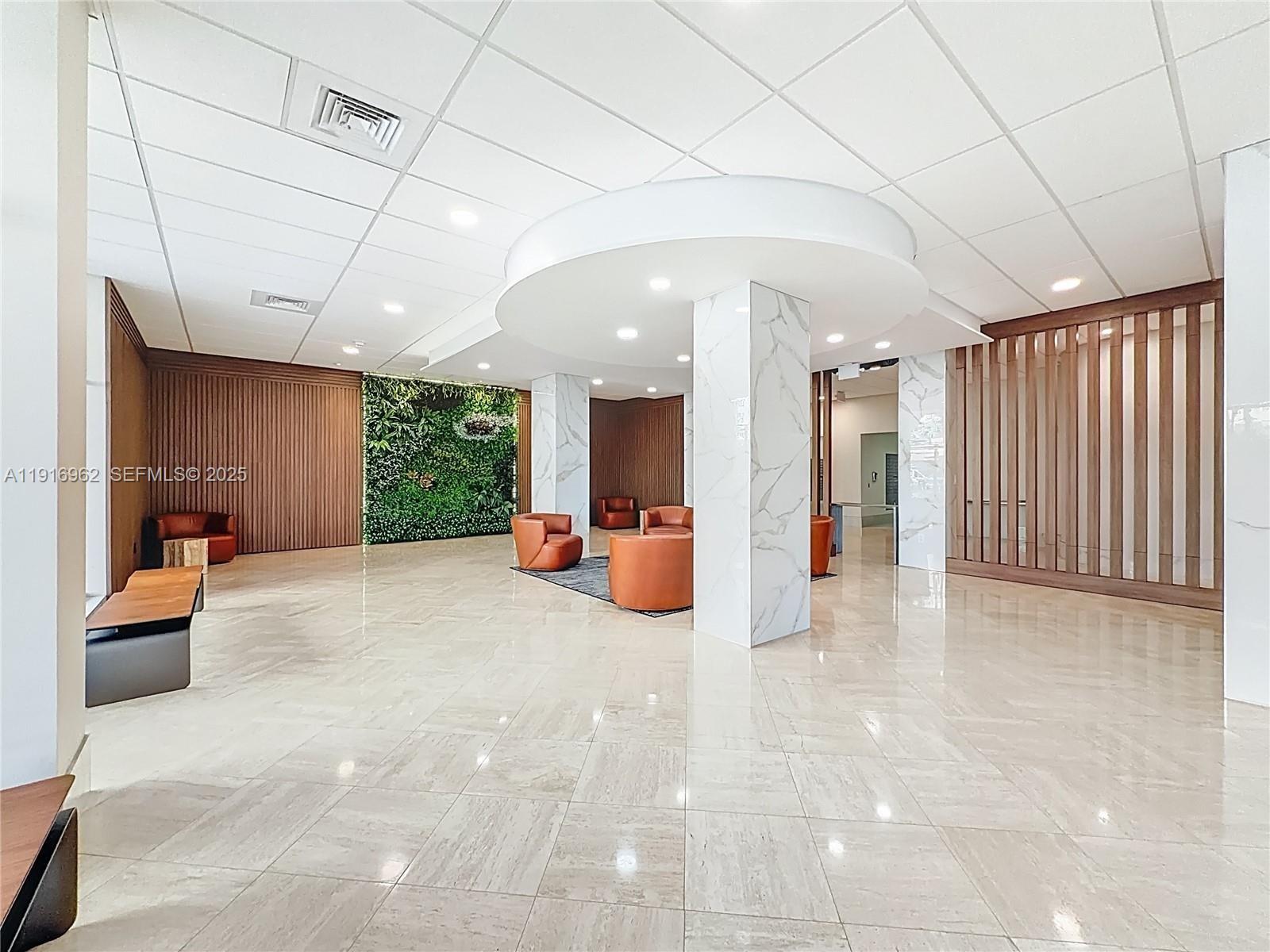 WINSTON TOWERS 100 CCONDO - Residential