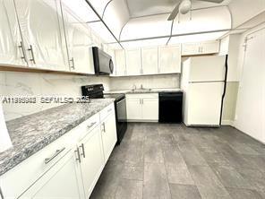 WINSTON TOWERS 100 CCONDO - Residential