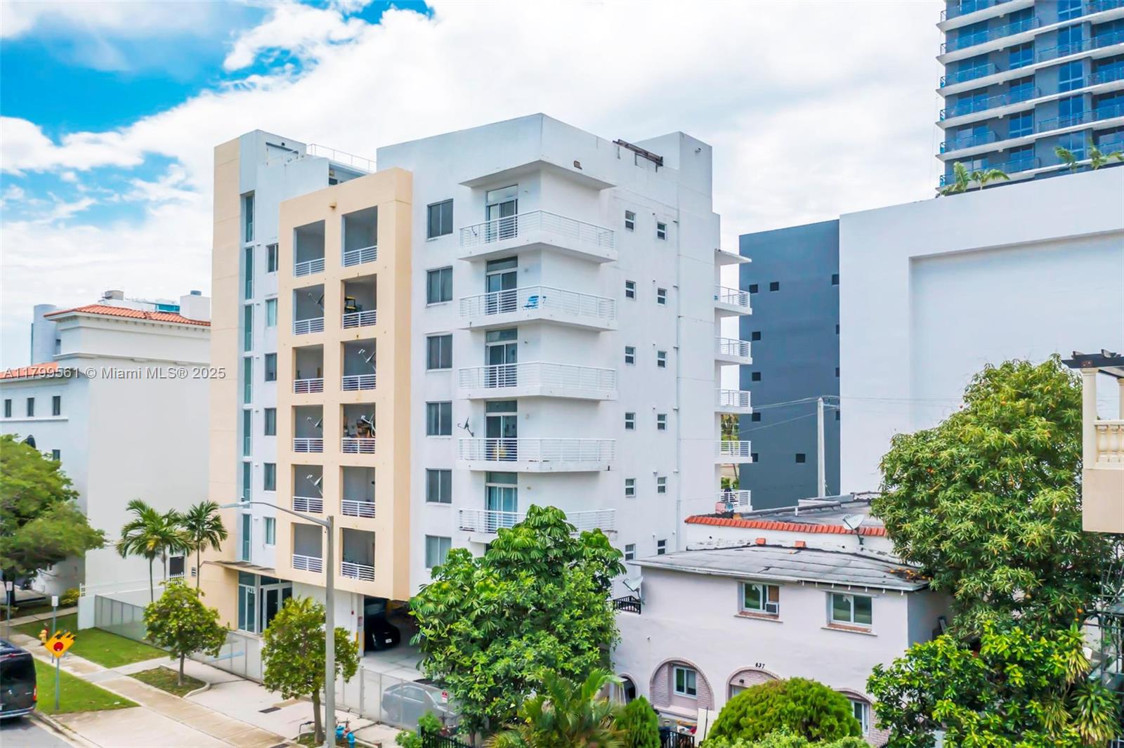 Rental Property at 425 Ne 30th St 603, Miami, Broward County, Florida - Bedrooms: 1 
Bathrooms: 1  - $2,300 MO.