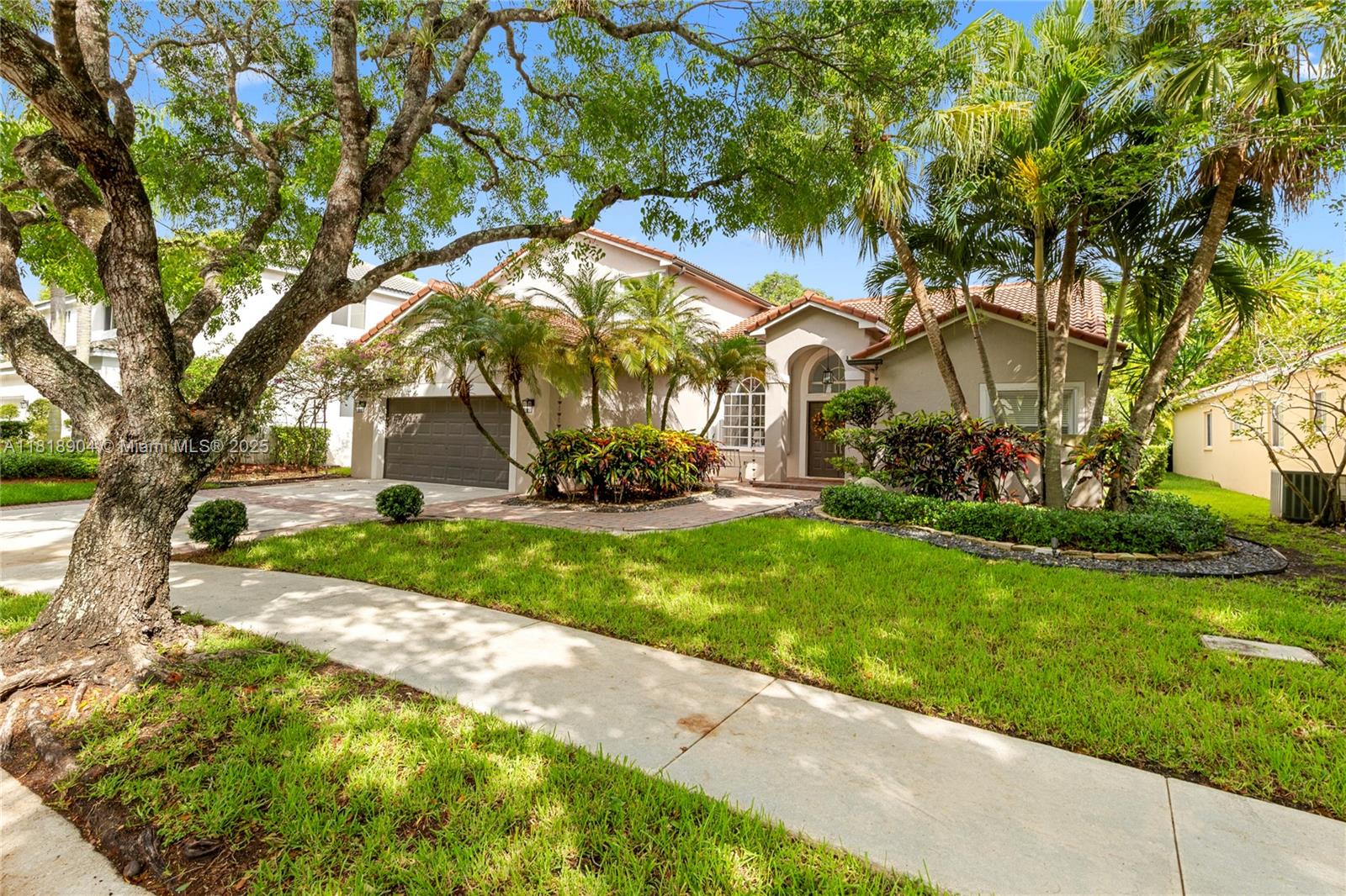 Property for Sale at 1971 Landing Way, Weston, Broward County, Florida - Bedrooms: 4 
Bathrooms: 3  - $1,075,000