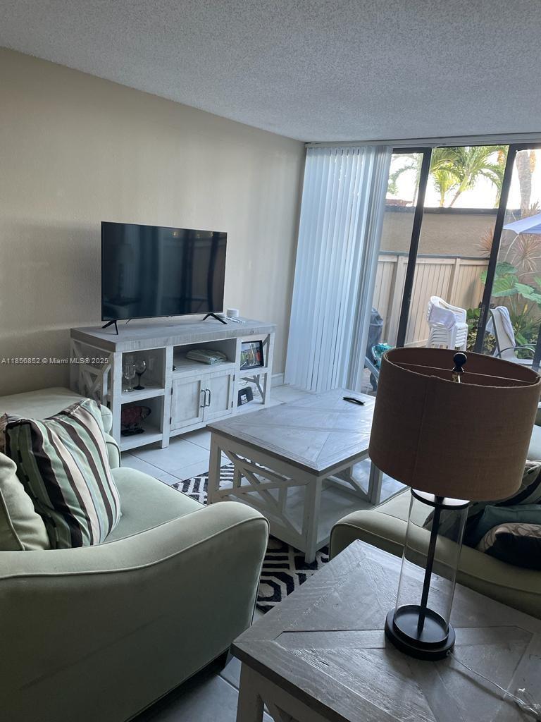 1830 Embassy Dr 118
