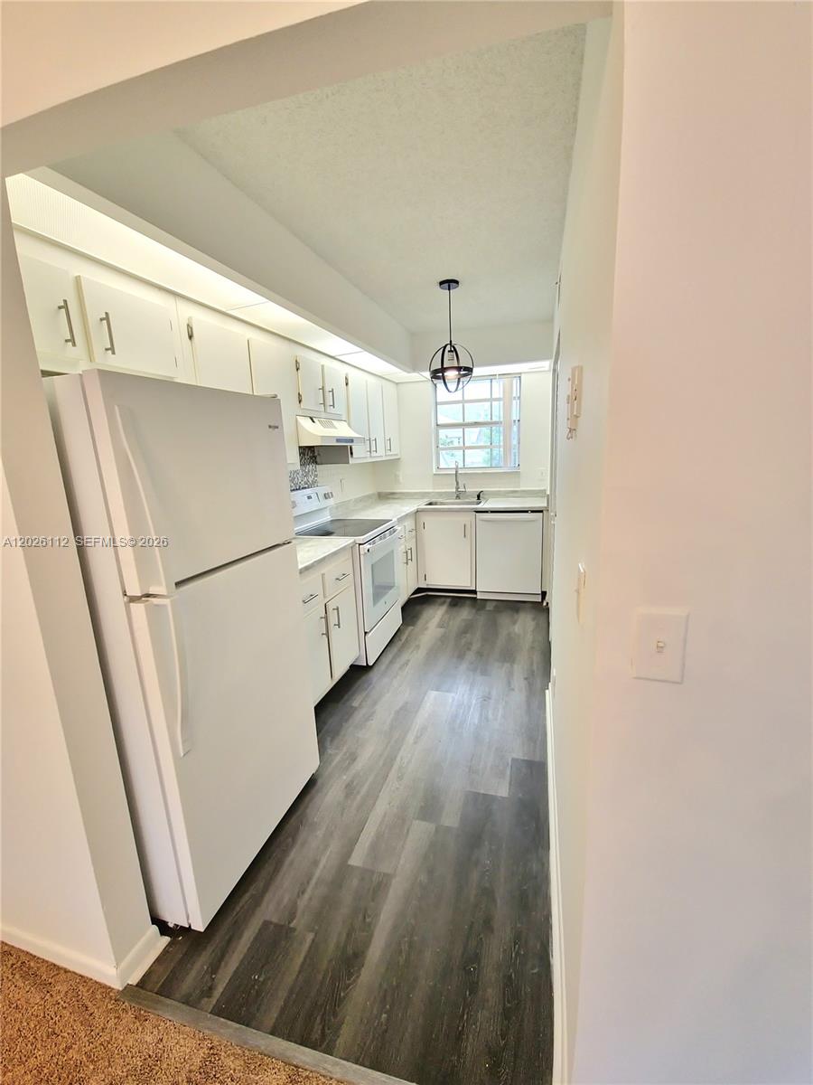 KEYS GATE CONDO NO ONE - Residential