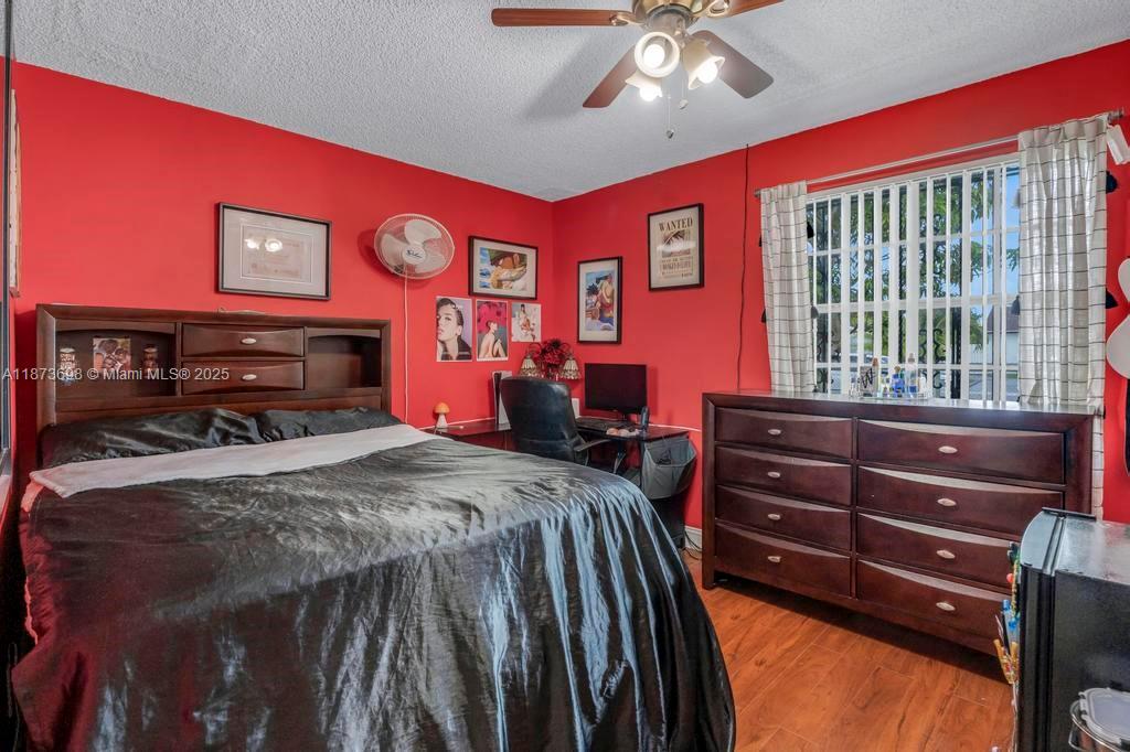 MEADOW WOOD MANOR SEC 8 - Residential