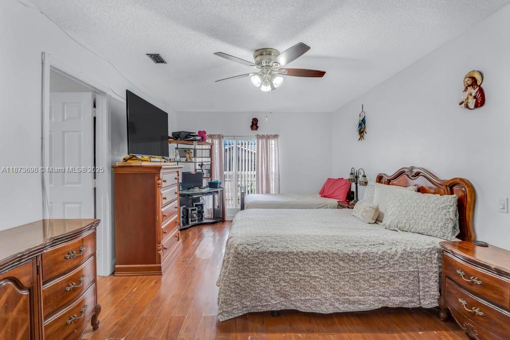 MEADOW WOOD MANOR SEC 8 - Residential