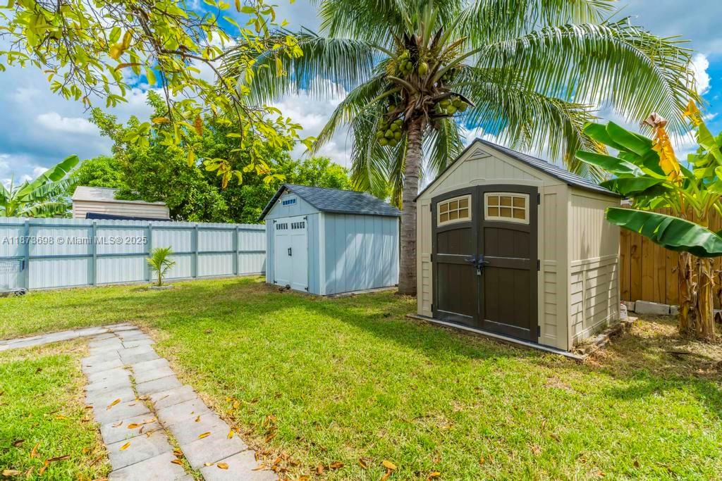 MEADOW WOOD MANOR SEC 8 - Residential