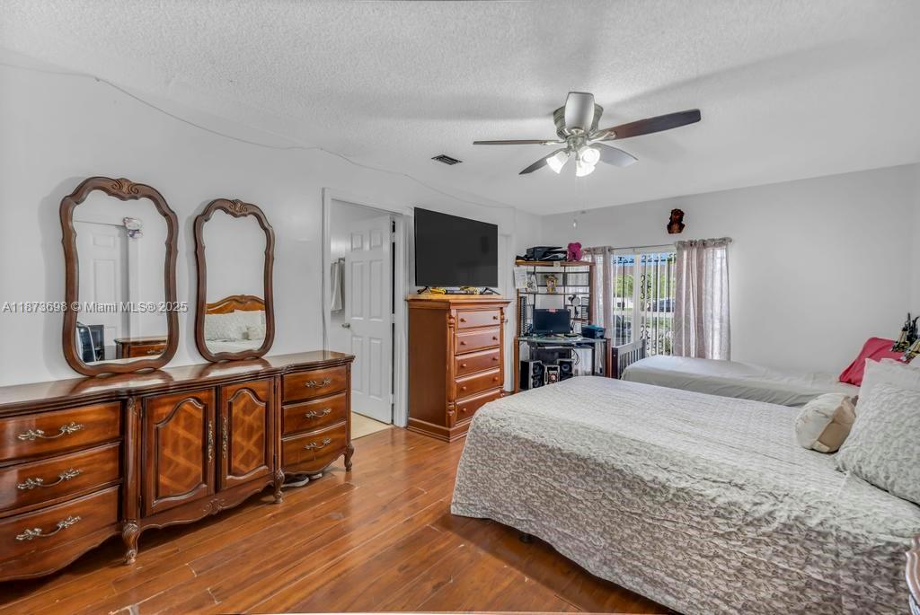 MEADOW WOOD MANOR SEC 8 - Residential