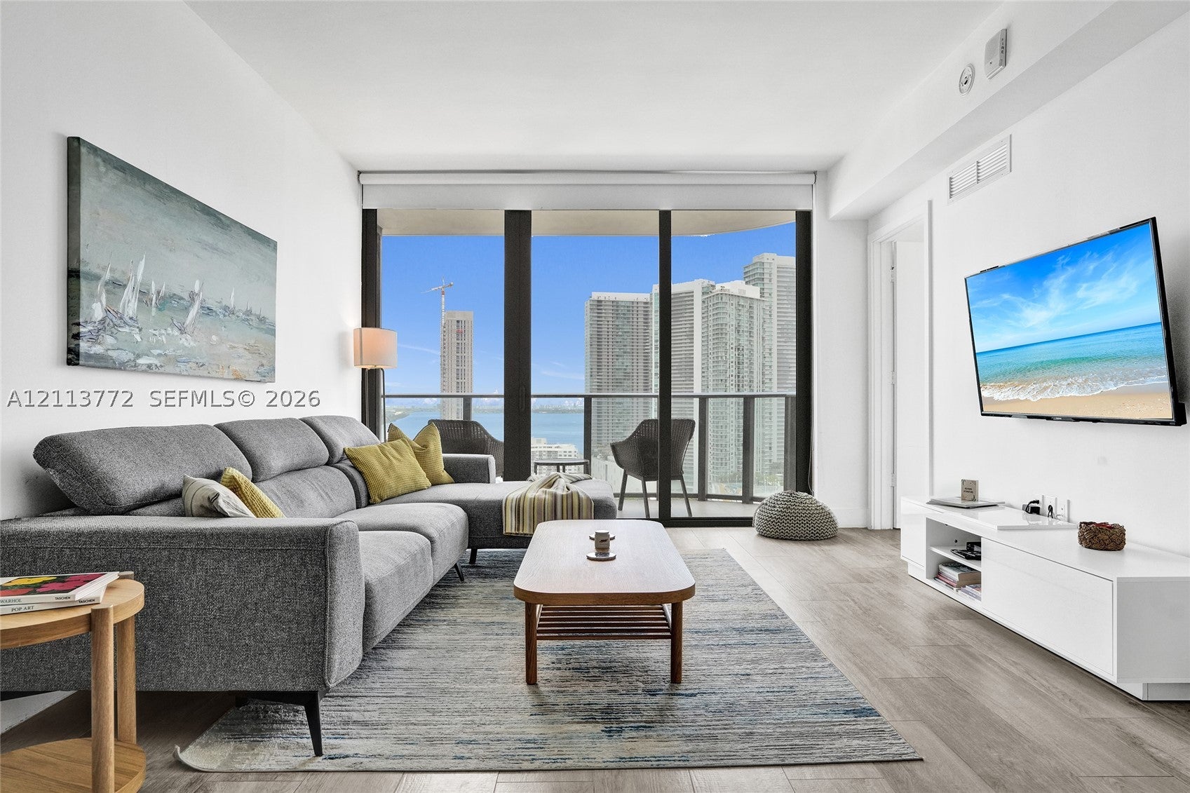 121 NE 34th St 2305
