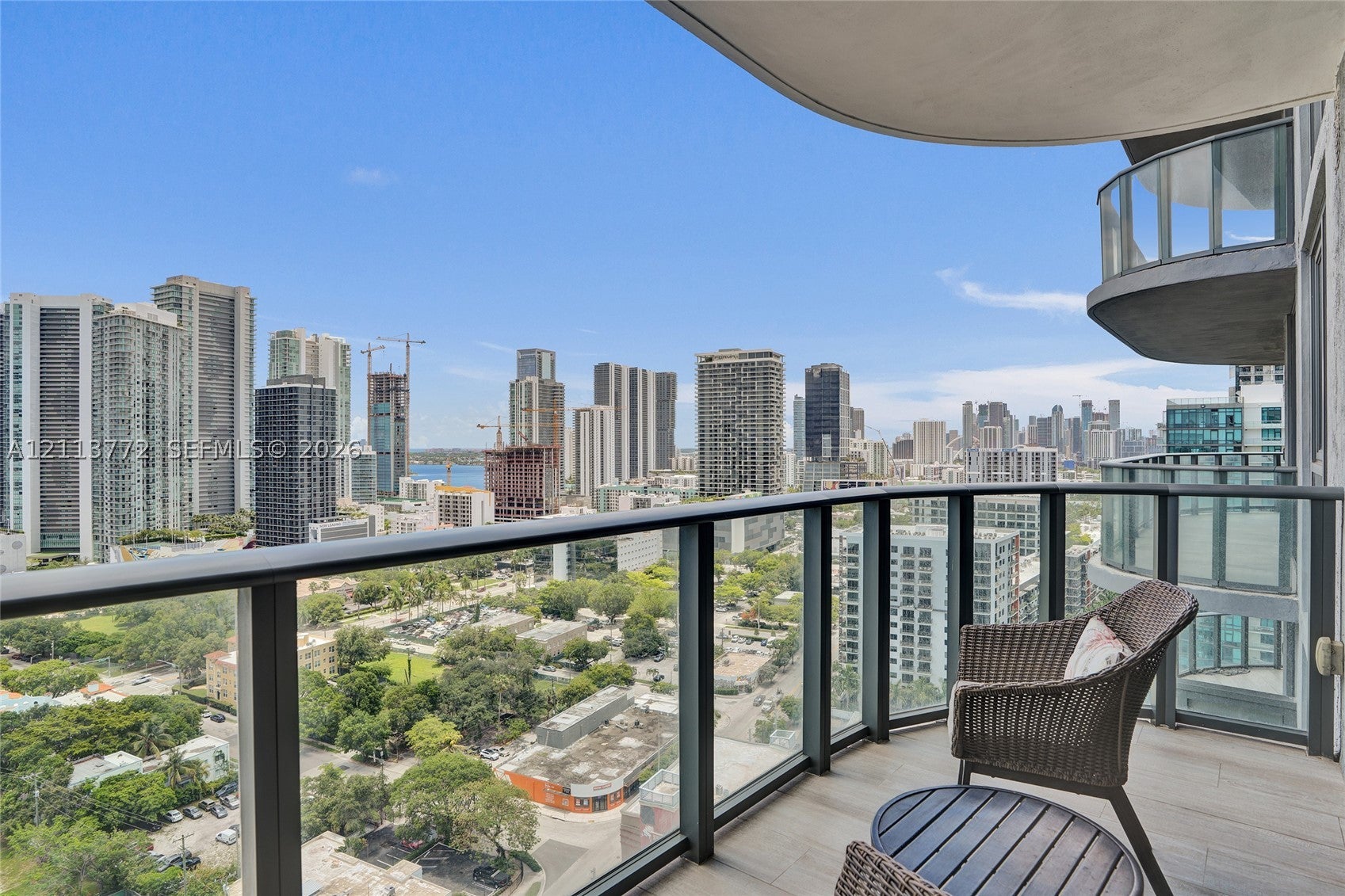 121 NE 34th St 2305