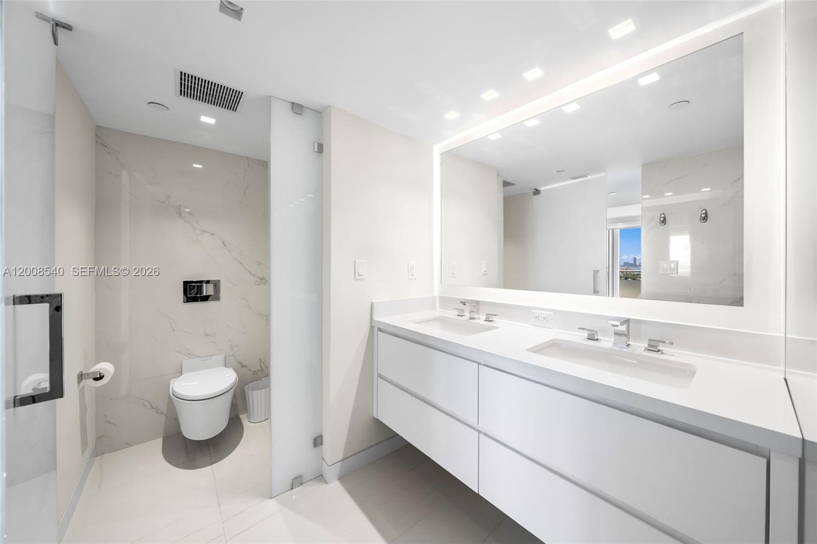 SOUTH POINTE TOWERS CONDO - Residential
