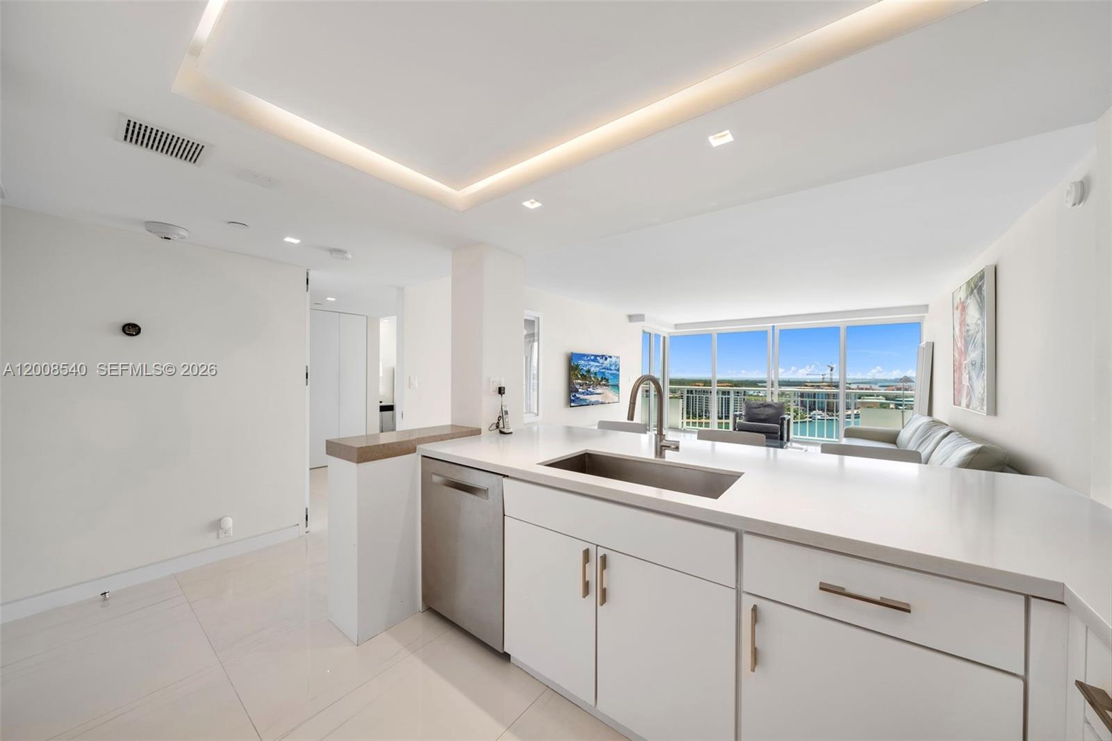 SOUTH POINTE TOWERS CONDO - Residential
