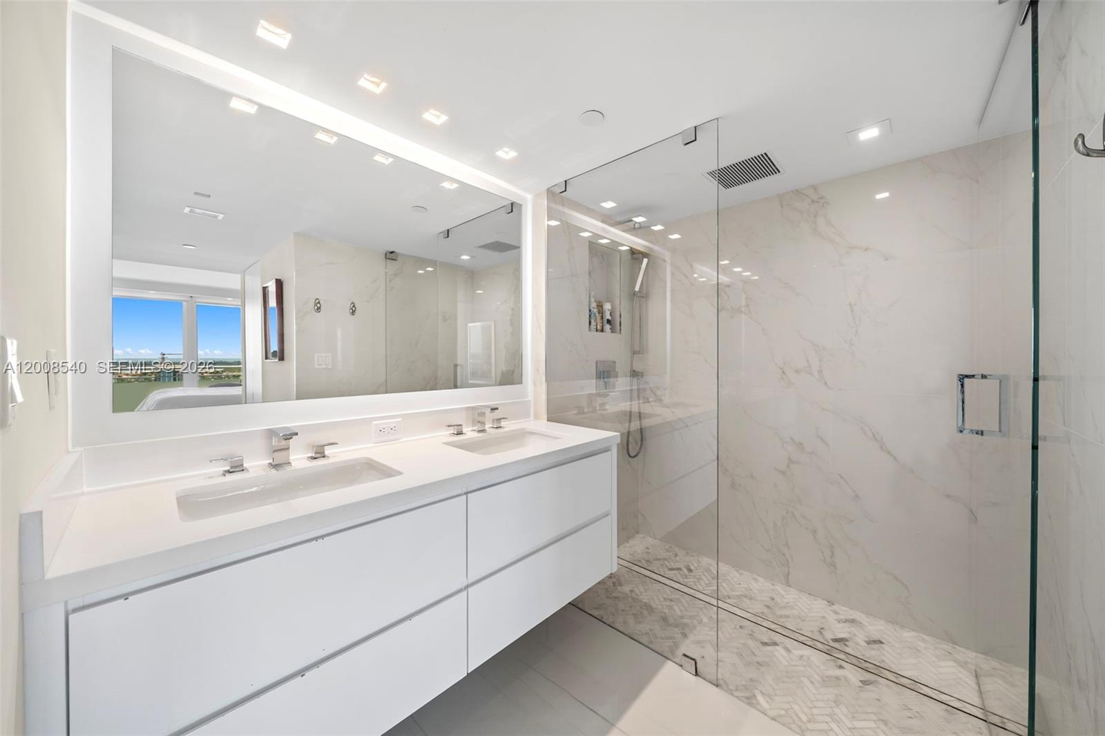 SOUTH POINTE TOWERS CONDO - Residential