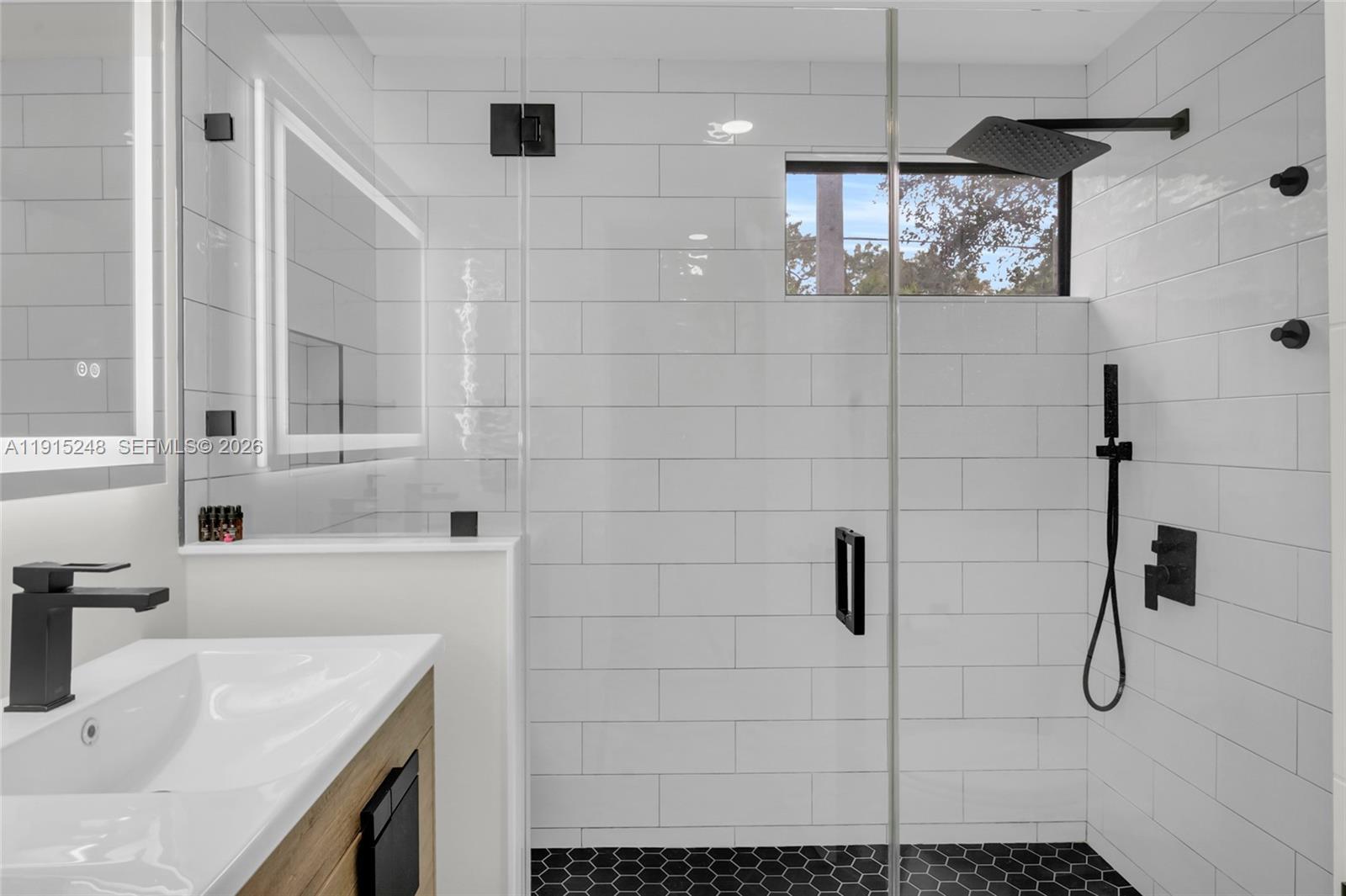 VALENCIA TOWNHOUSE CONDO - Residential