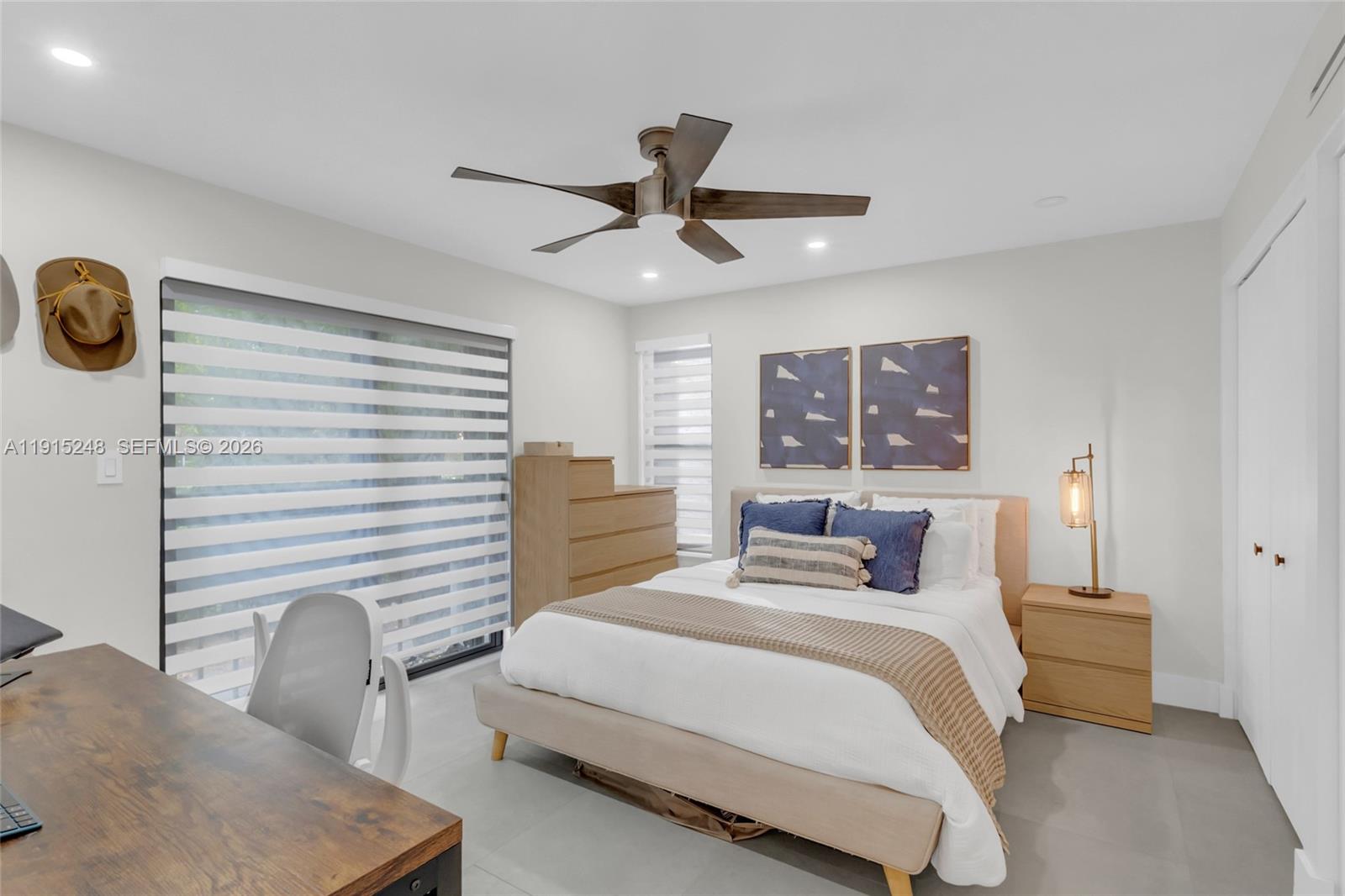 VALENCIA TOWNHOUSE CONDO - Residential