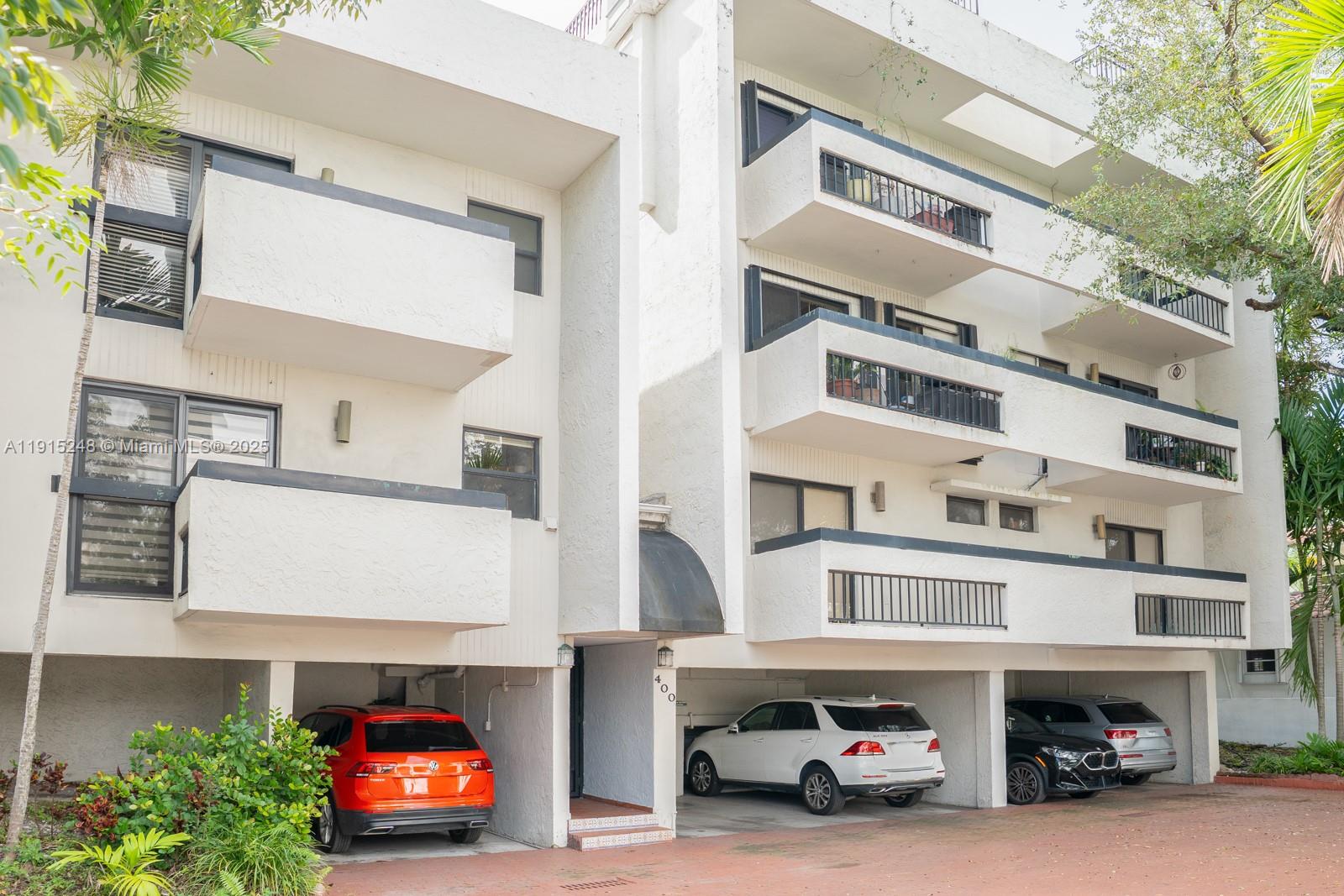 VALENCIA TOWNHOUSE CONDO - Residential