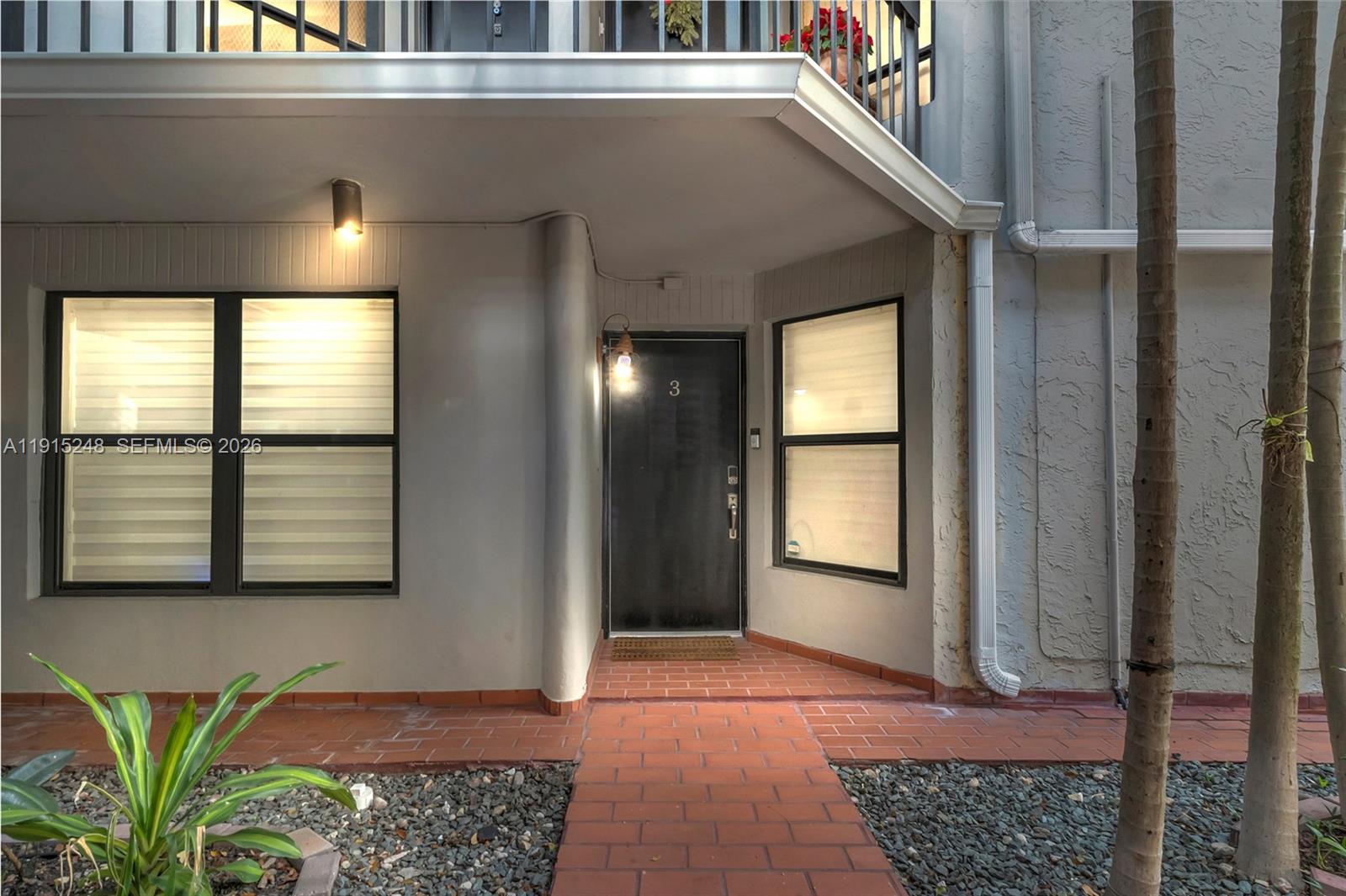 VALENCIA TOWNHOUSE CONDO - Residential