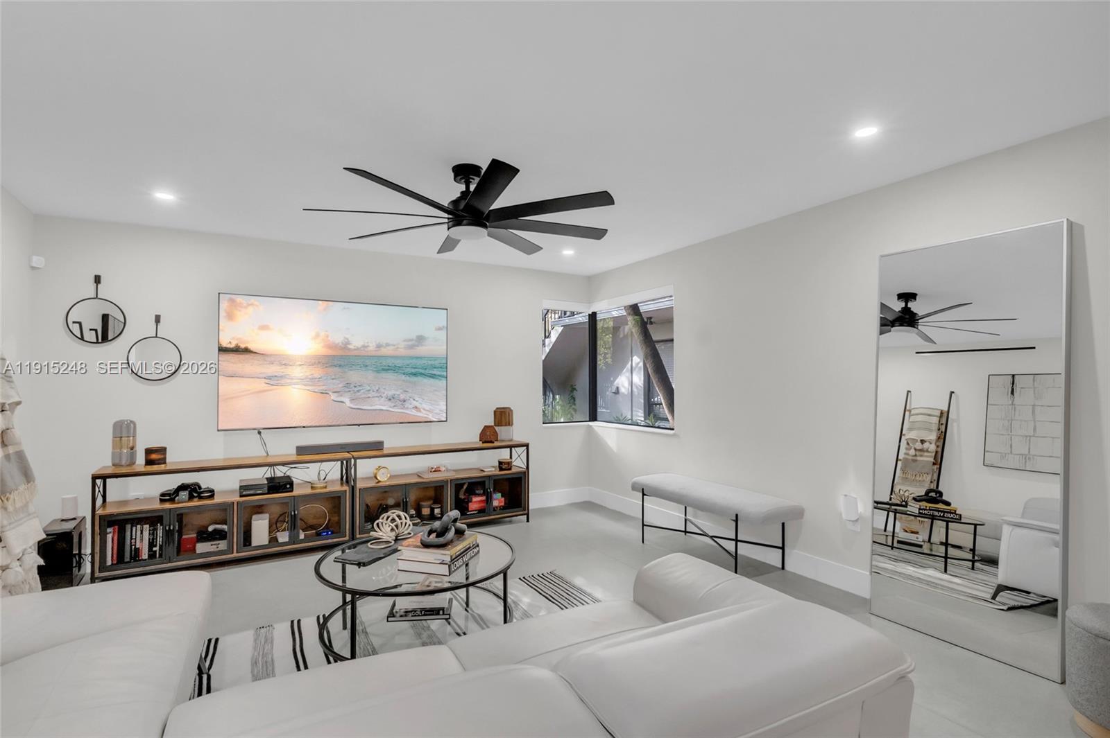 VALENCIA TOWNHOUSE CONDO - Residential