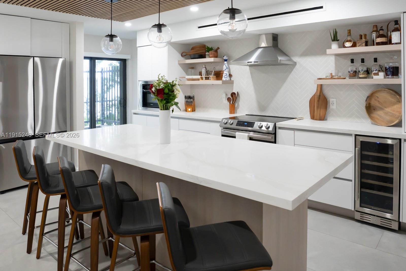 VALENCIA TOWNHOUSE CONDO - Residential