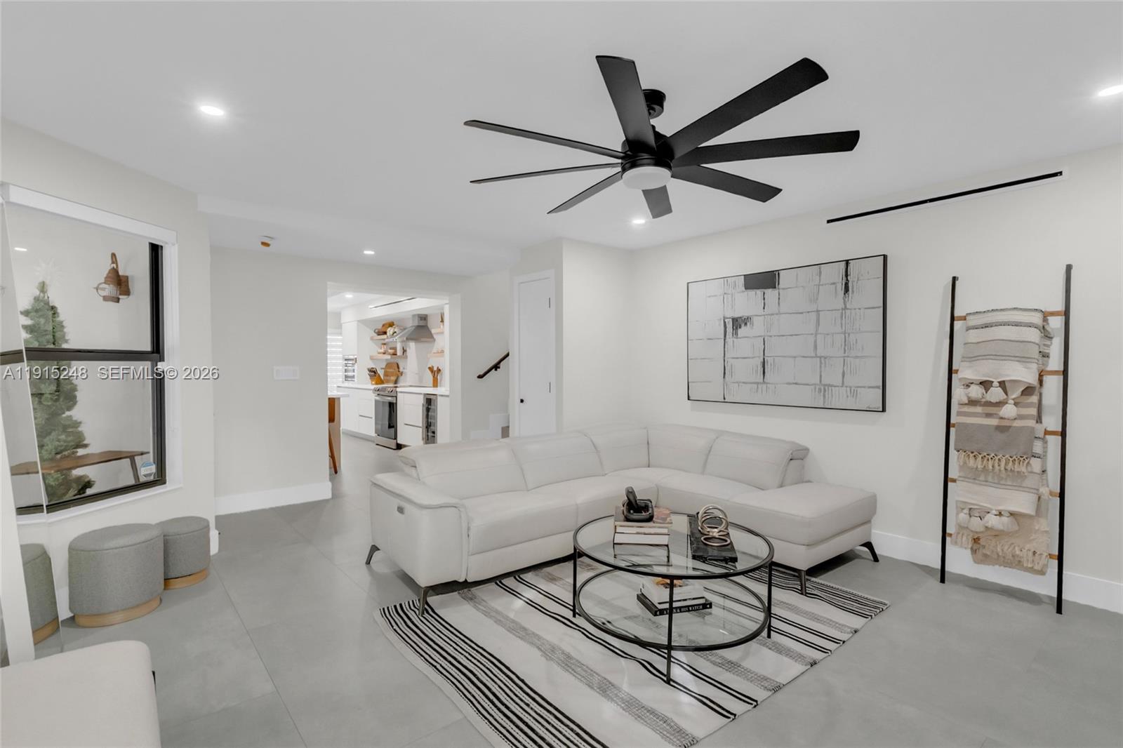 VALENCIA TOWNHOUSE CONDO - Residential