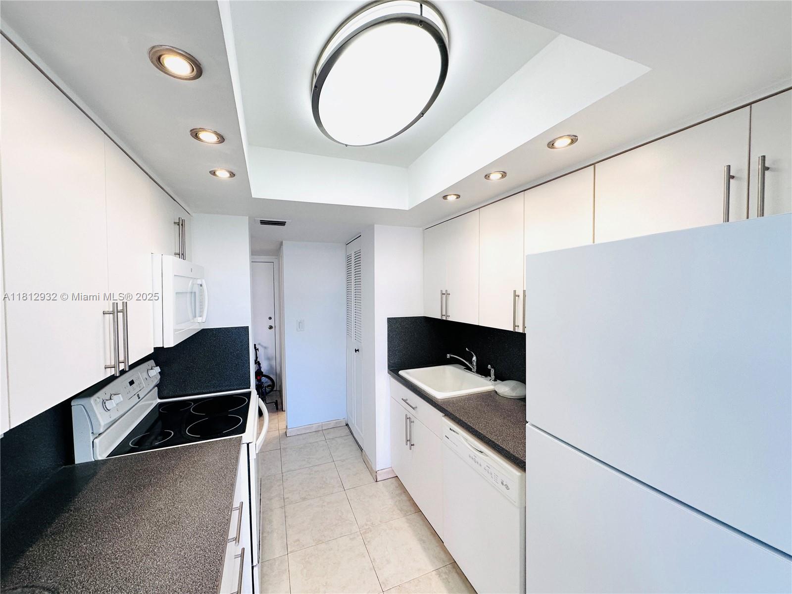 WINSTON TOWERS 100 CONDO - Residential Lease