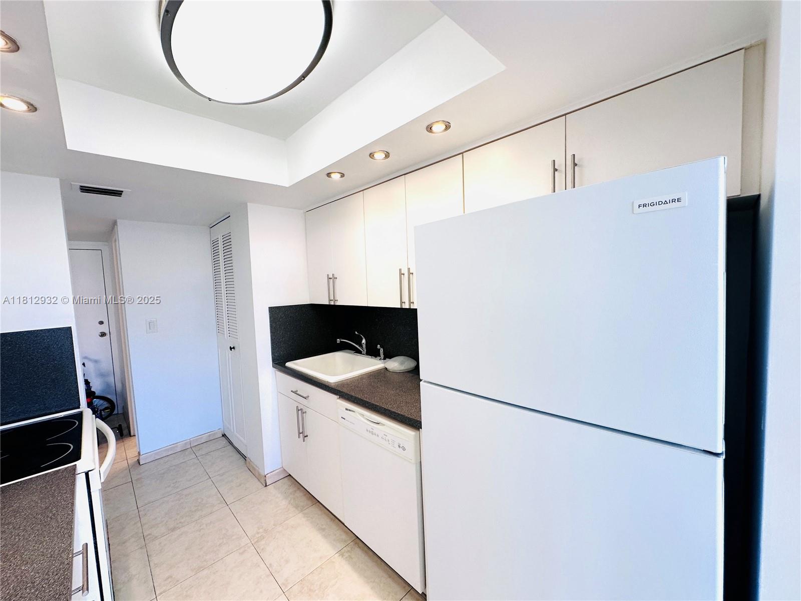 WINSTON TOWERS 100 CONDO - Residential Lease