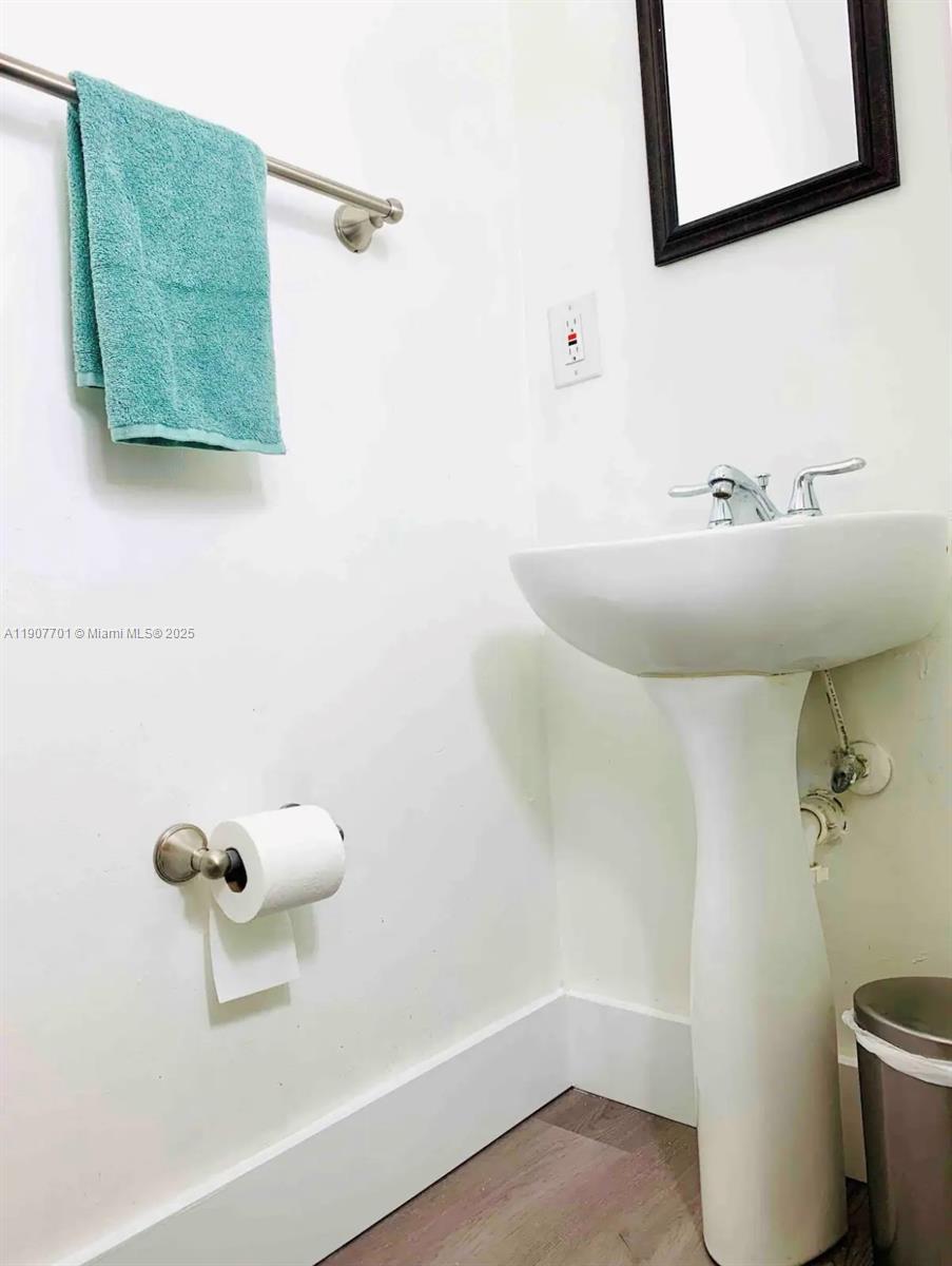 VERONA CONDO - Residential Lease