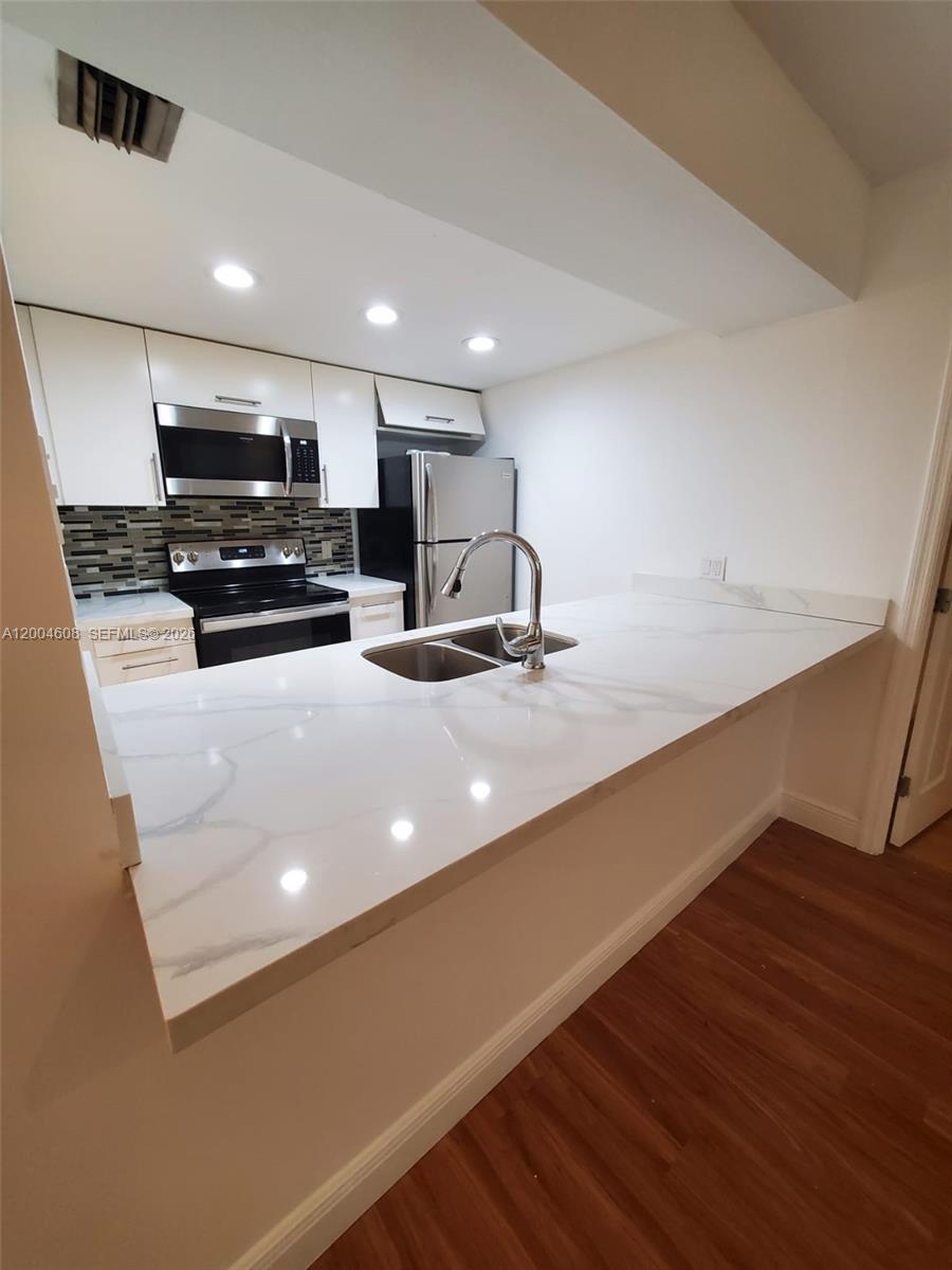LAS VISTAS AT DORAL CONDO - Residential Lease