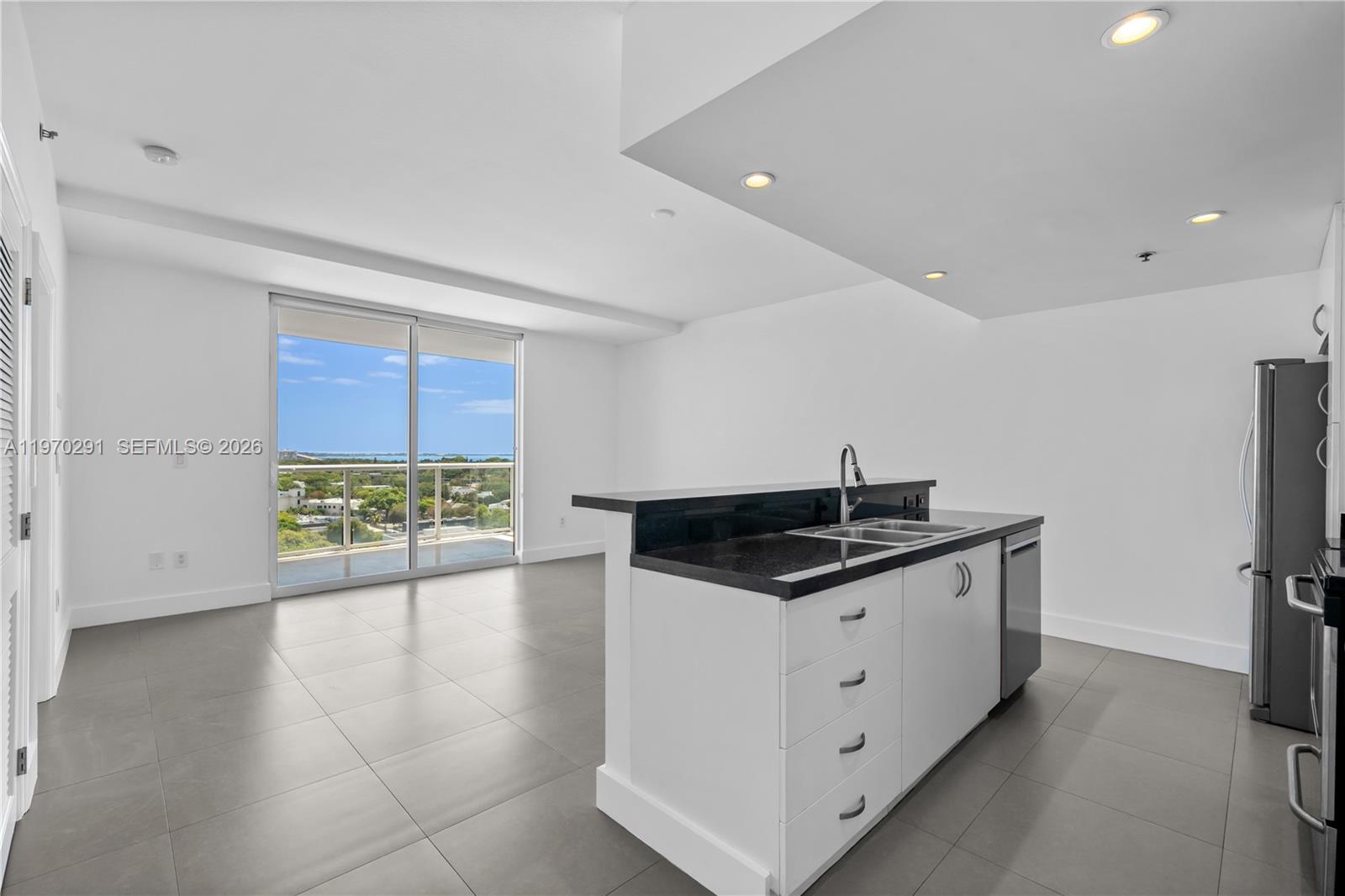 CORAL SEA VIEW CONDO - Residential